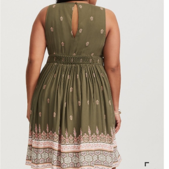 Torrid Smocked Challis Skater Dress Size 3 - Picture 4 of 6